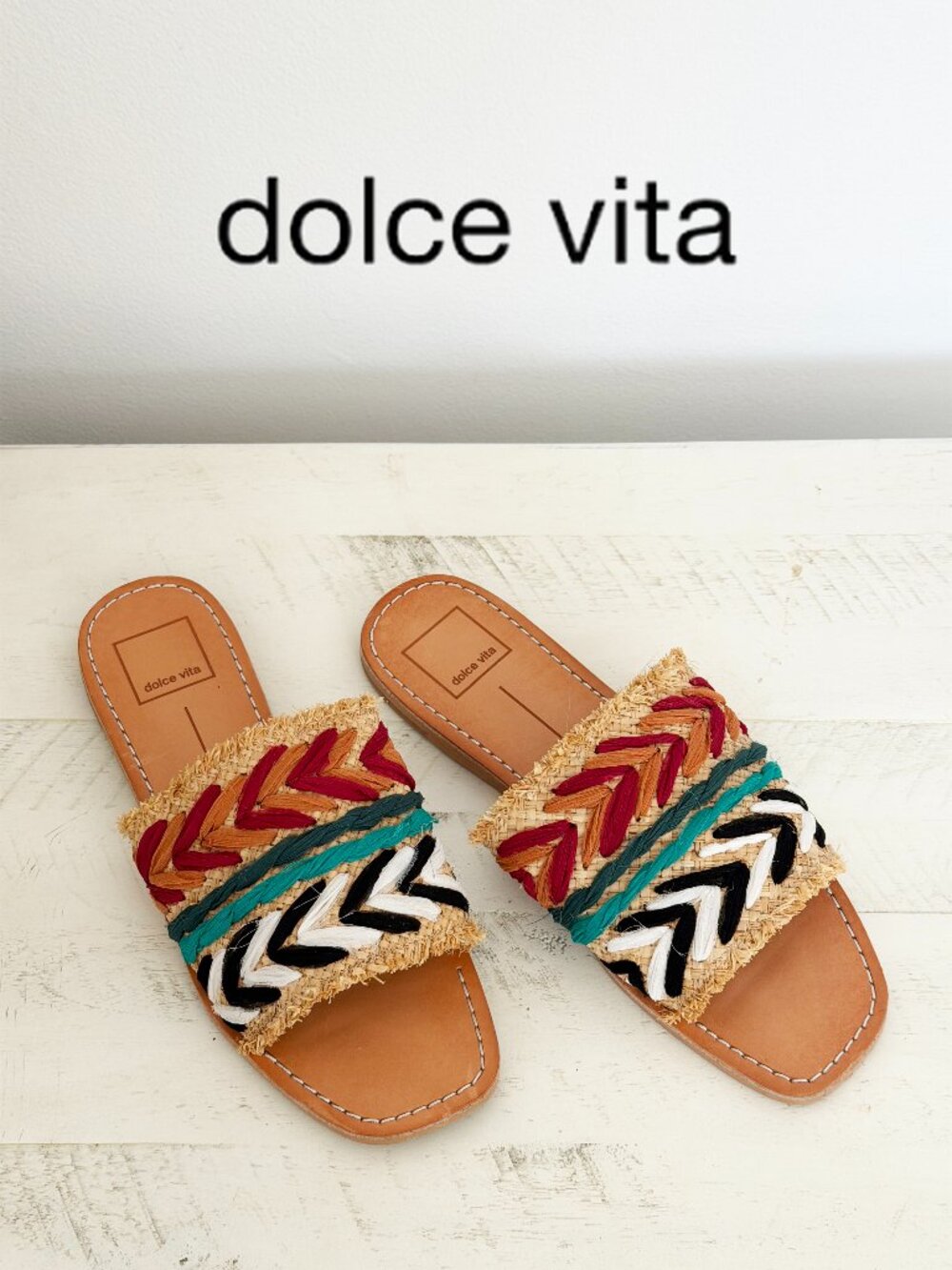 Dolce Vita Boho Raffia Slide Sandals Size 7. Woven Embroidered. Worn Once
